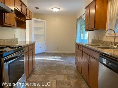 Main picture of 606 Golfcrest Dr