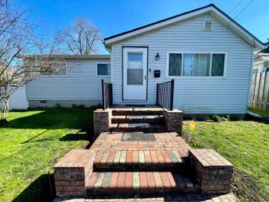 Main picture of 7408 N Delaware Ave