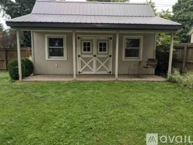 Main picture of 702 E Water St