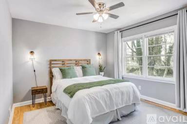 Main picture of 709 Farrar Ct