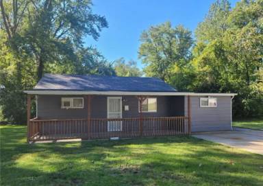 Main picture of 10049 Earl Dr