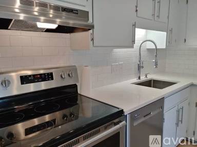 Main picture of 210 White Cedar Blvd