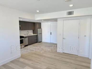Main picture of 744 S Mariposa Ave