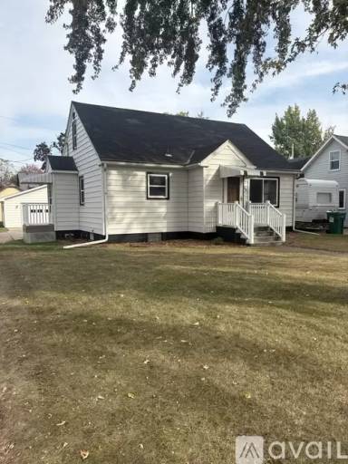 Main picture of 106 Juniper St N