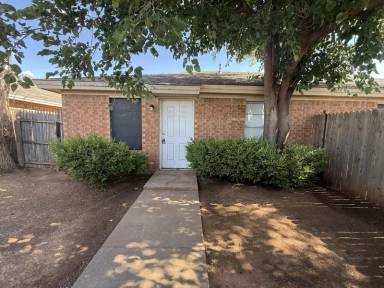 Main picture of 2105 S Loop 289