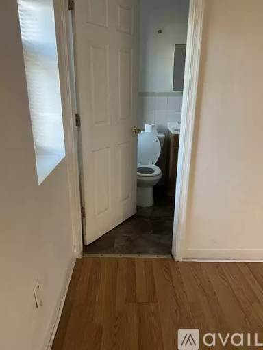 Main picture of 715 S 52nd St