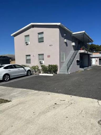 Main picture of 821 14th St
