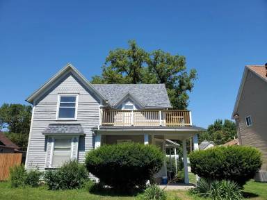 Main picture of 1238 1/2 5th Ave N
