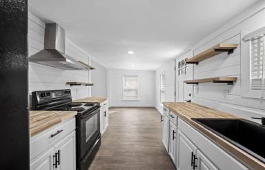 Main picture of 214 Owen St