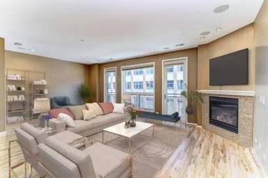 Main picture of 1717 W North Ave