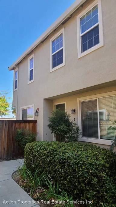Main picture of 3050 Sierra View Cir