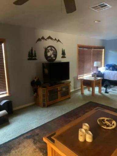 Main picture of 1249 W Apache Ln