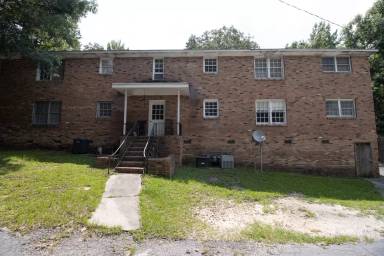 Main picture of 715 Montague Rd
