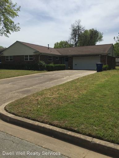 Main picture of 1820 E 57th Pl