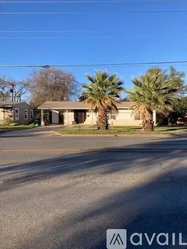 Main picture of 2628 W Avenue N