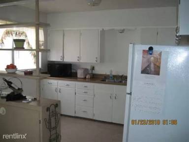 Main picture of 2437 Meadowood St