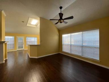 Main picture of 364 Arbor Ln