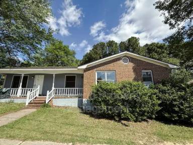 Main picture of 1176 Andrews Rd