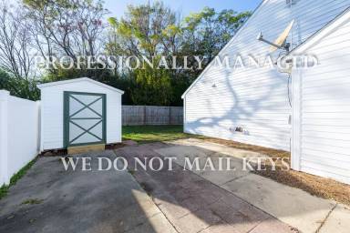 Main picture of 4745 Periwinkle Pl