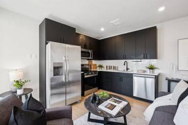 Main picture of 6910 Ridge Ave