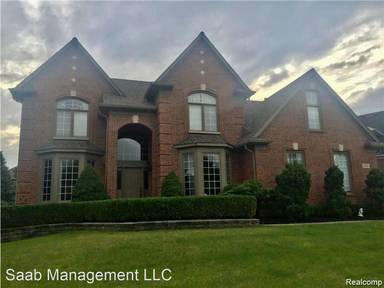 Main picture of 1946 Cloverdale Dr