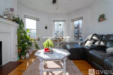 Main picture of 155 Coolidge St