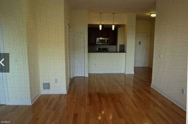 Main picture of 101 Clinton St