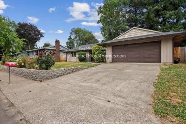 Main picture of 10925 SW Mira Ct