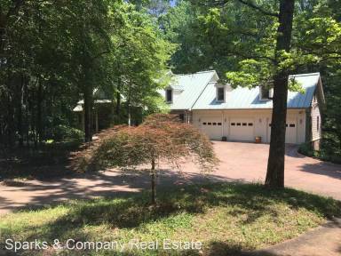 Main picture of 695 Holder Rd