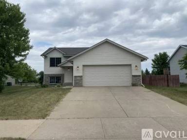 Main picture of 6609 Black Spruce St