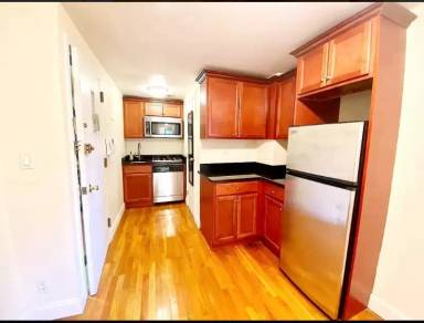 Main picture of 278 E 10th St