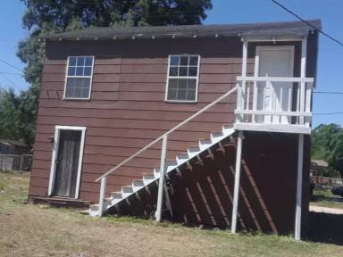 Main picture of 604 W King Ave