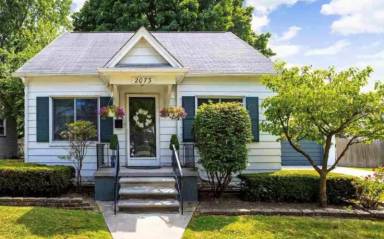 Main picture of 2073 Ridgemont Rd