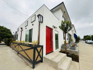 Main picture of 4531 E Anaheim St