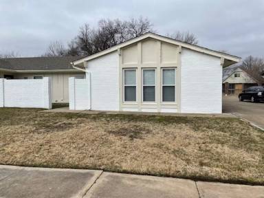 Main picture of 2834 S 104th East Ave