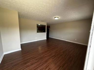 Main picture of 195 Michele Dr