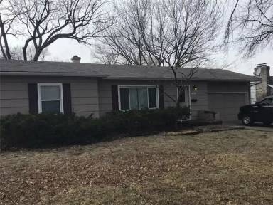 Main picture of 409 E 110th Ter