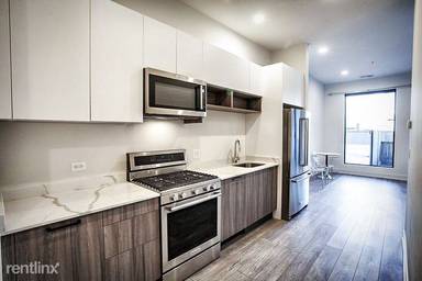 Main picture of 853 N Larrabee St
