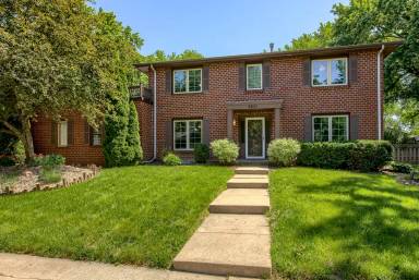 Main picture of 5621 Calvert St