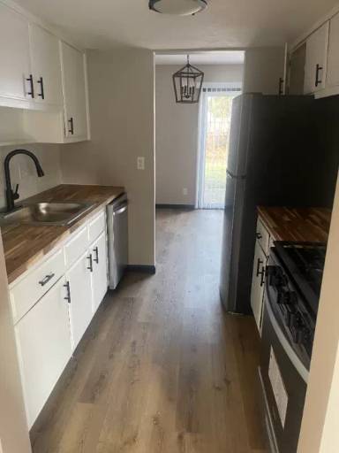 Main picture of 7155 Hart St