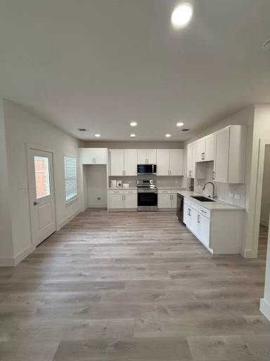 Main picture of 144 Pinkie Holmes Dr