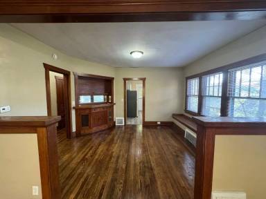 Main picture of 1906 11th St