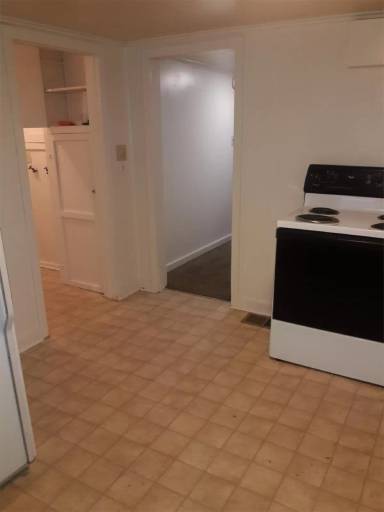 Main picture of 2513 Maple Ave NE