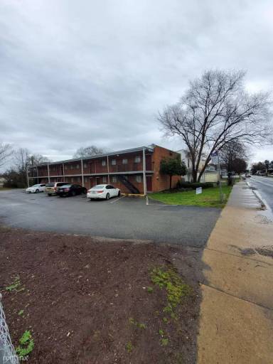 Main picture of 1822 Williamsburg Rd