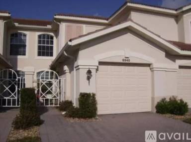 Main picture of 6940 Prosperity Cir
