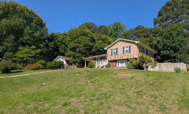 Main picture of 2400 Lawrence Dr