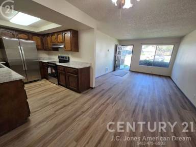 Main picture of 809 NW C St