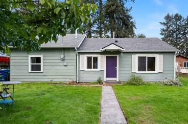 Main picture of 1220 19th Ave SE