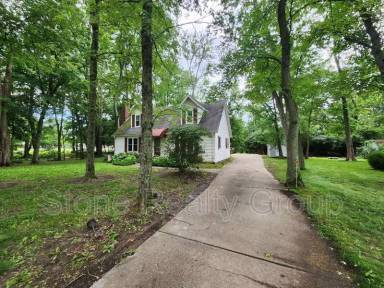 Main picture of 47 W Lawrin Blvd