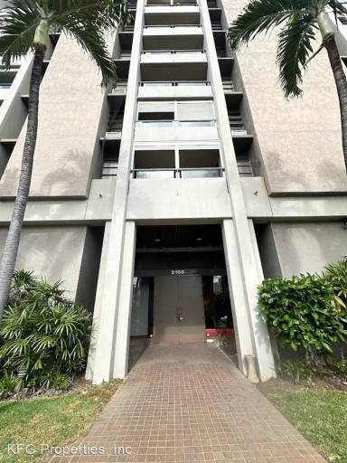 Main picture of Twenty One Hundred